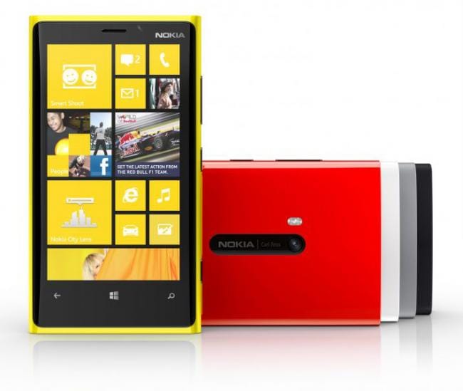 Nokia Lumia 920 in verschiedenen Farben