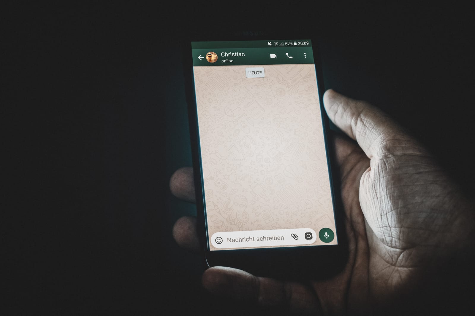 whatsapp bilder verschicken kostenlos