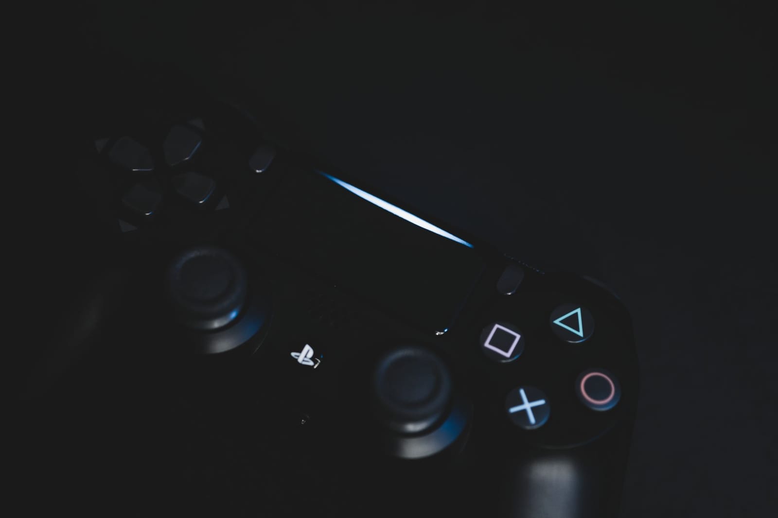 PS4 Controller blinkt weiss