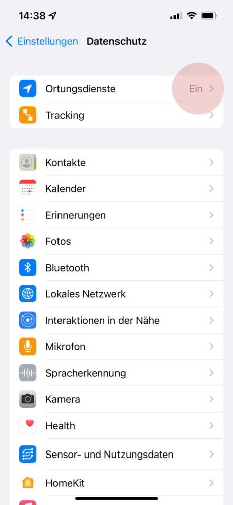 Gehe am iPhone auf Einstellung und weiter zu Ortungsdienste
