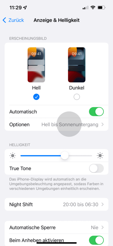 Optionen für Dunkelmodus am iPhone einstellen