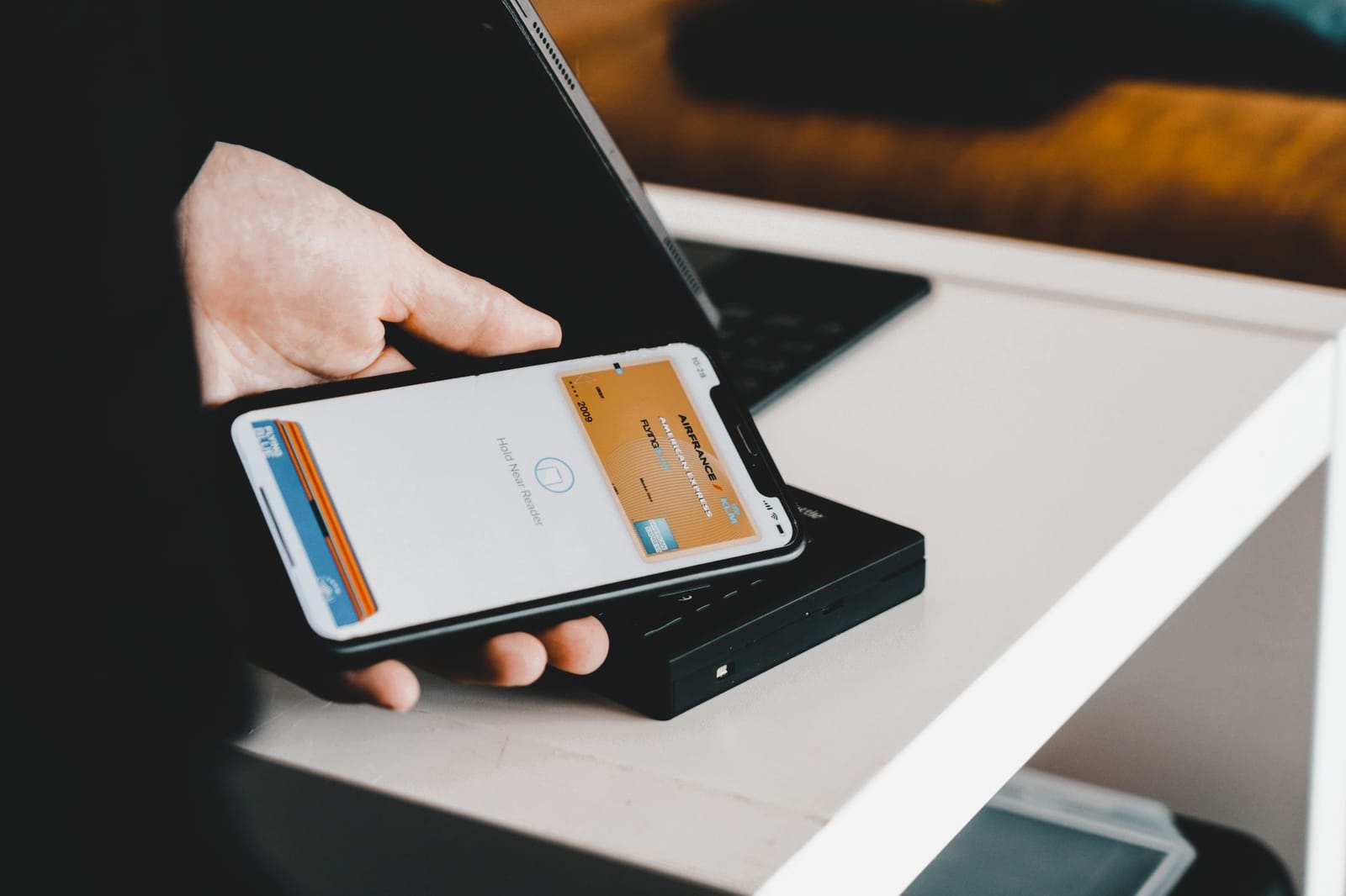iPhone NFC aktivieren